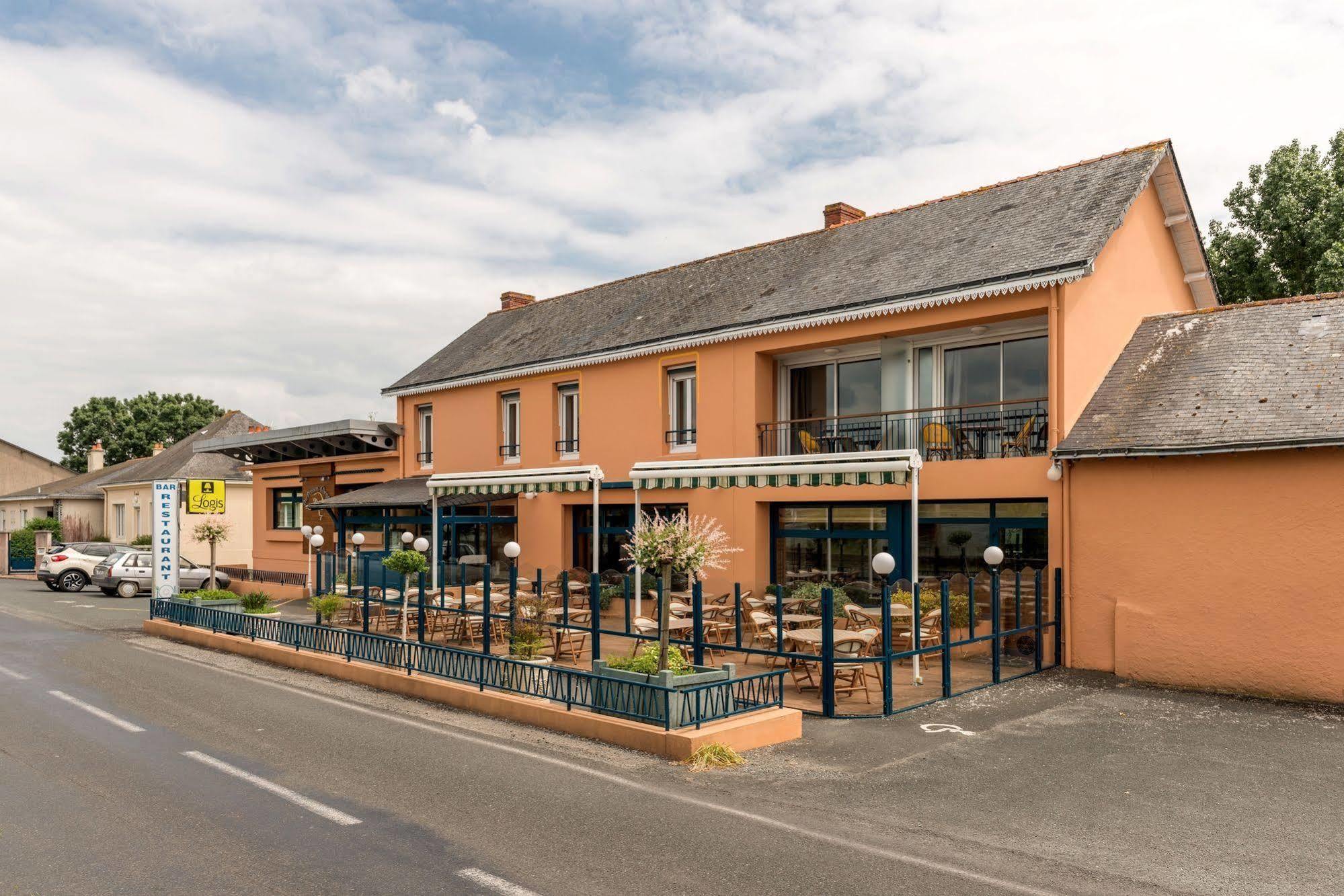 Logis Hotels - Au Poisson D'Argent - Hotel 3 Etoiles Et Restaurant Le Mesnil-en-Vallee Bagian luar foto